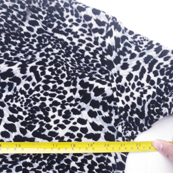 Jason Maxwell Velvet Leopard Button Down Tunic - Picture 3 of 7